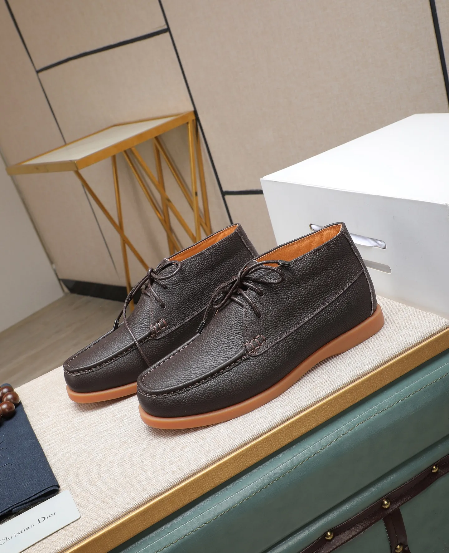 Men's shoes 💰600 Wool lining Original order quality Dior —🆘. Dior original order purchase, high-end leather shoes, fabric: imported cowhide from Italy ➕ water-dyed cow lining/wool lining ➕ special original outsole, fine workmanship, real-life photos 🎬 size: 38-44 (with full set of packaging)